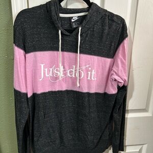 🍂Nike Black and Pink Hoodie -T72